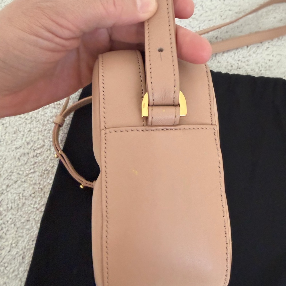 DeMellier Beige Crossbody Camera Bag - Picture 7 of 11